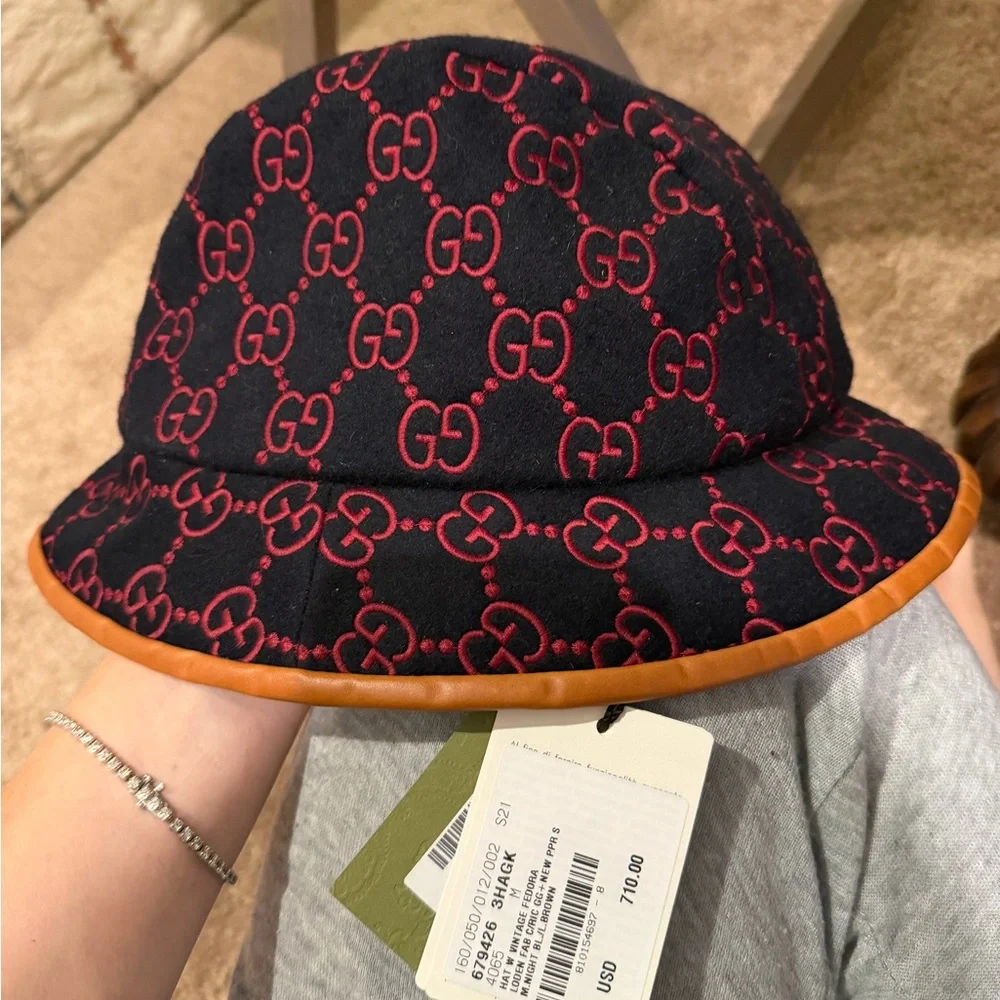 Gucci Black Bucket Hat with Red GG Monogram and Tan Trim - Picture 6 of 6